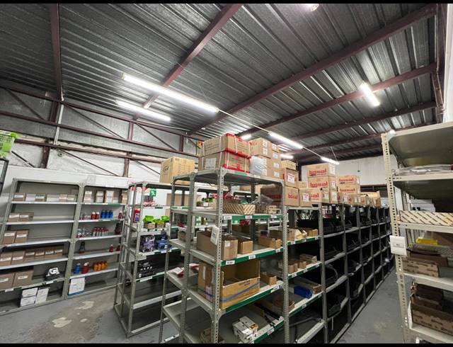 1,300M² WAREHOUSE TO LET IN FERNDALE